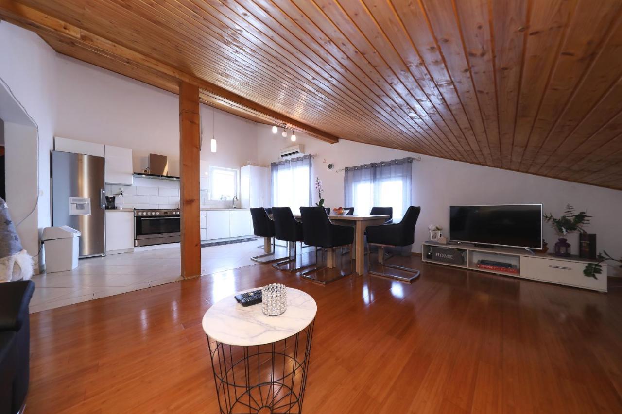 Sea Pearl 1-ambience Apartment Kali
